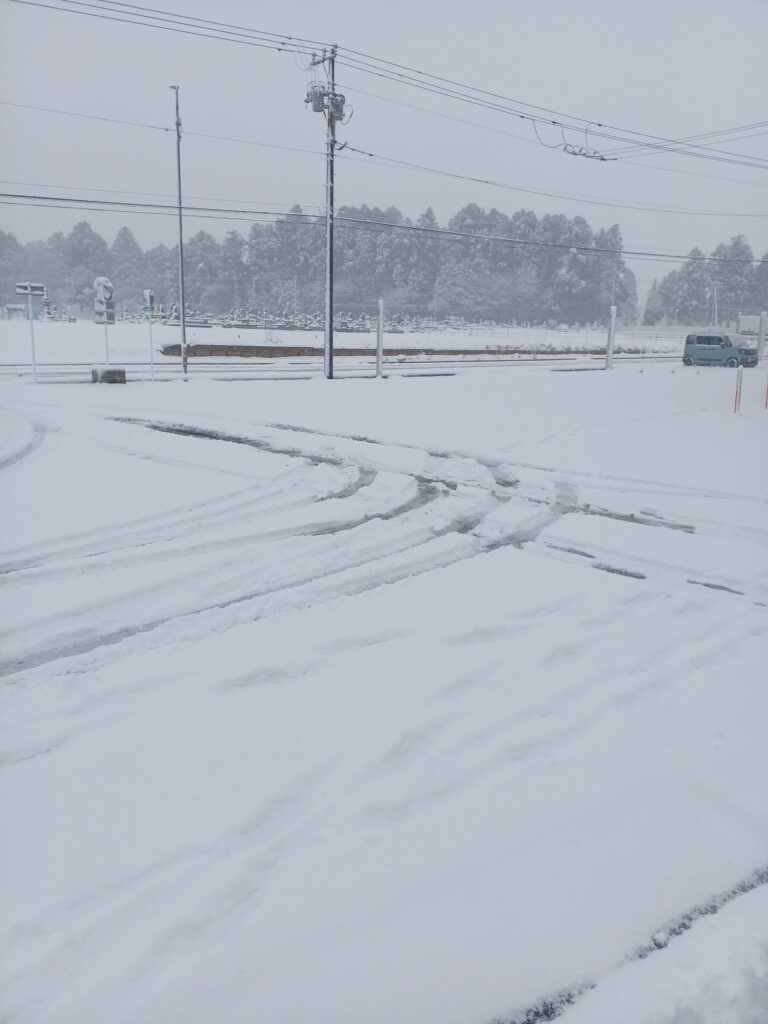 2/8(日) 臨時休業　雪のため