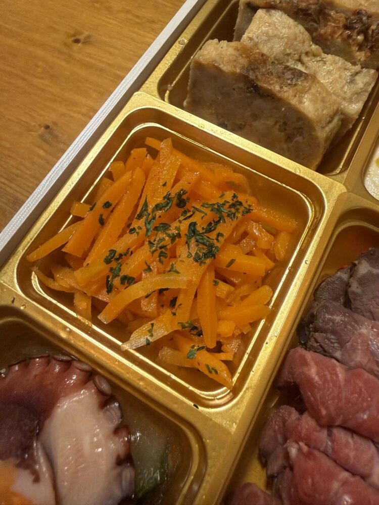 宝泉華の参の重に入ったキャロットラペ